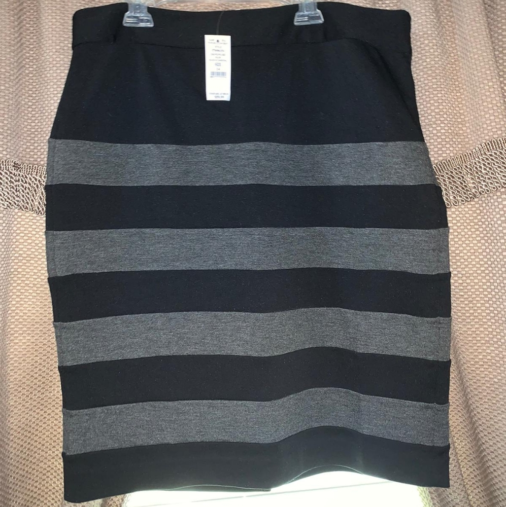 NWT White House Black Market black and gray skirt